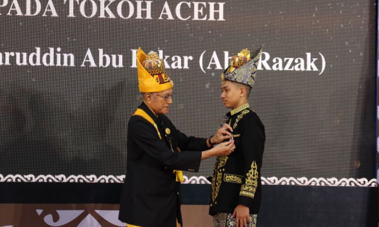 Gelar Perkasa Alam untuk Mantan Ketum KONI Aceh Almarhum Abu Razak